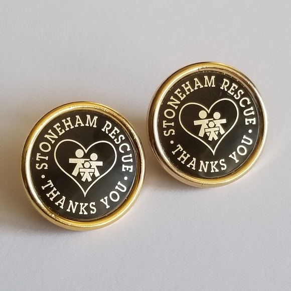 Relisted - Two Stoneham Rescue Thanks You lapel pins brooch gold tone metal - Picture 2 of 8